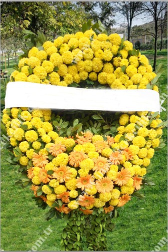Sarı Çiçeklerle Cenaze Çelenği 