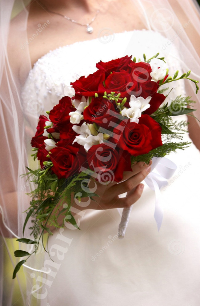 Kirmizi Gul Model Gelin Buketleri Sakmali Gelin Buketleri Cinarcicekcilik Com Tr