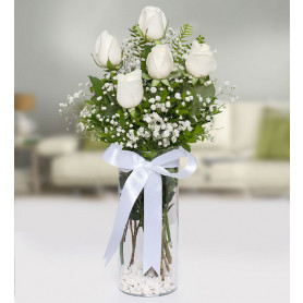5 Adet Vazo İçinde Bayaz Gül