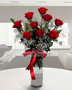 Silindir Cam Vazoda 9 Adet Kırmızı Gül