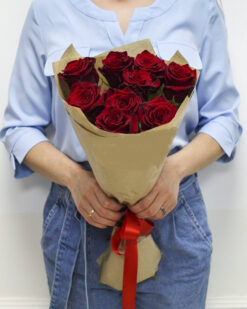 Aşıklar Şehri" 9 Adet Kırmızı Gül Buketi