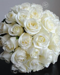 Beyaz Gül Gelin Buketi Yuvarlak