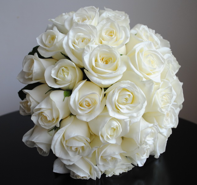 Beyaz Gül Gelin Buketi Yuvarlak - Görsel 2