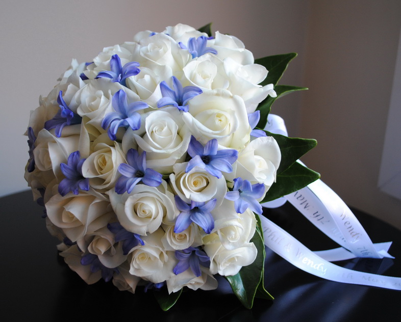 Mavişim Beyaz Gül Gelin Buketleri - Görsel 2