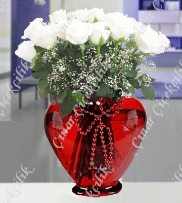 Canım Aşkıma Kalp Vazoda 11 Beyaz Gül C-KLP122
