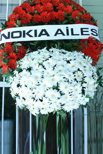 Kırmızı Beyaz Gerbera Cenaze Çelenği - Görsel 2