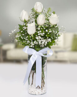 5 Adet Vazo İçinde Beyaz Gül