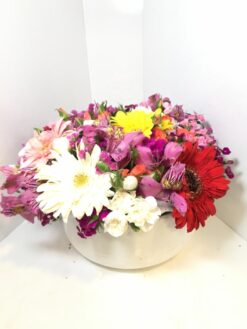 Kalpten Tebessüm – Kasede Renkli Gerbera ve Çiçekler